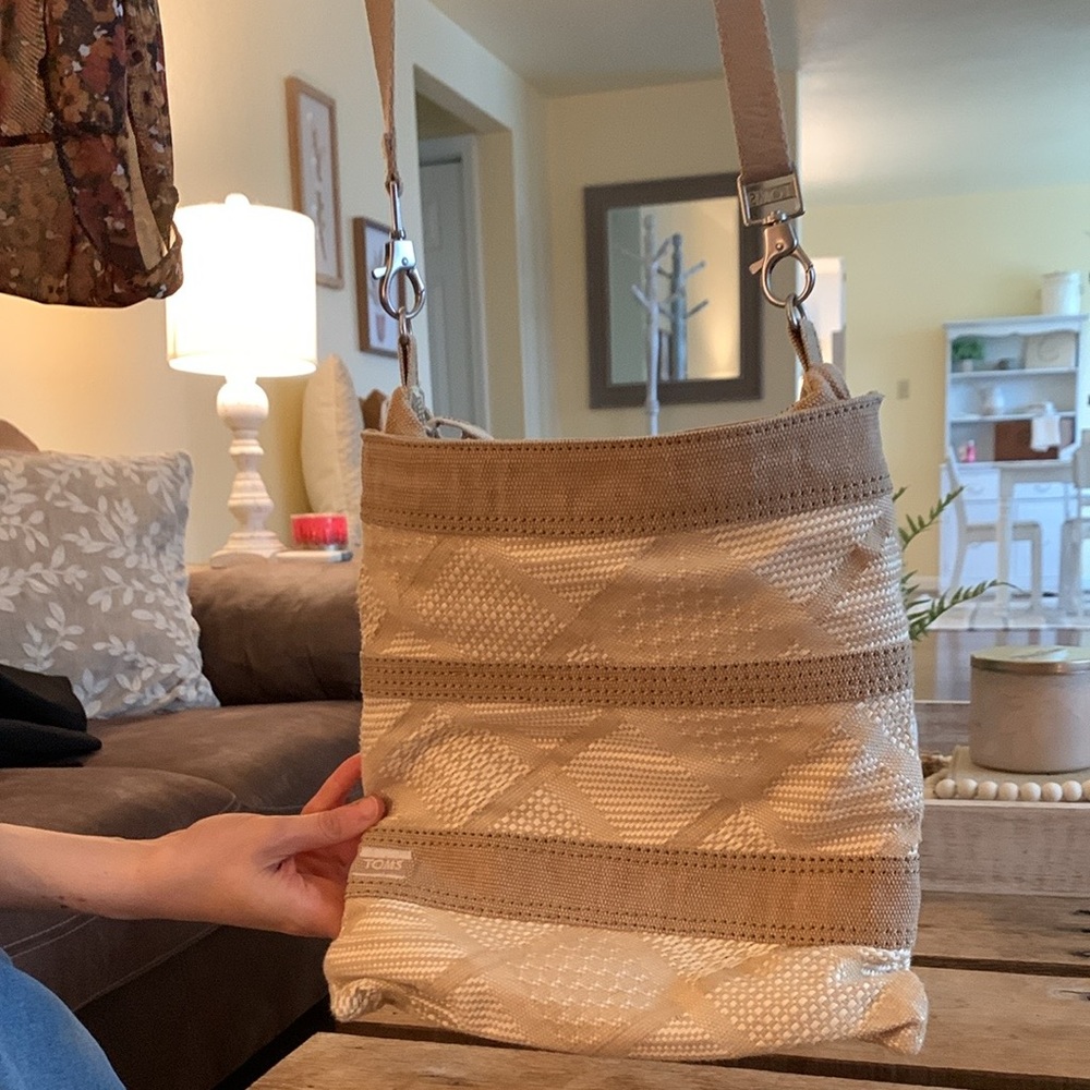 Tom’s boho bag in excellent, used condition.